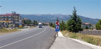 BURDUR YEŞİLOVA MERKEZ SALDA GÖLÜNE 3KM MESAFEDE 5 DÖNÜM ANAYOLA SIFIR SATILIK ARSA